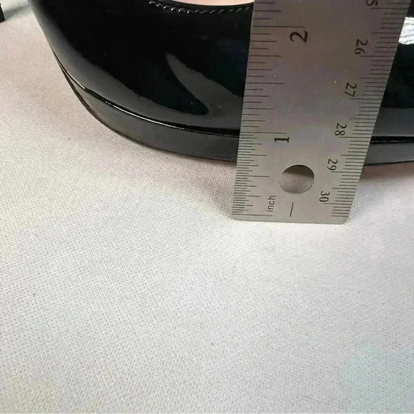 L. k. Bennett Sledge Black Patent Platform Courts New
9.5 - Picture 9 of 11